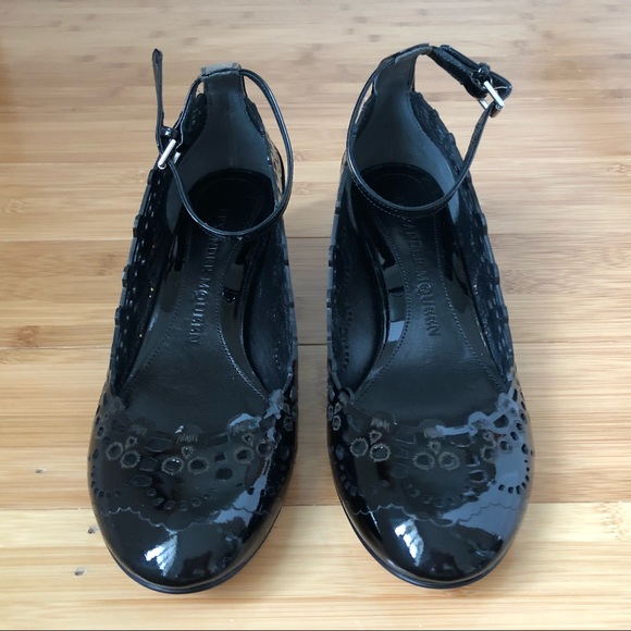 Alexander McQueen Skull Laser Cut Mary Jane Pump - Picture 7 of 8